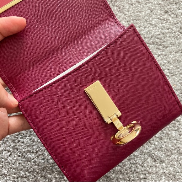 Salvatore Ferragamo women’s wallet NWT - Picture 6 of 7